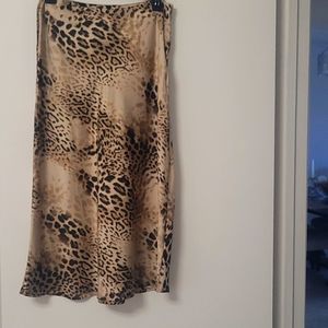 Long skirt, leapord pattern.